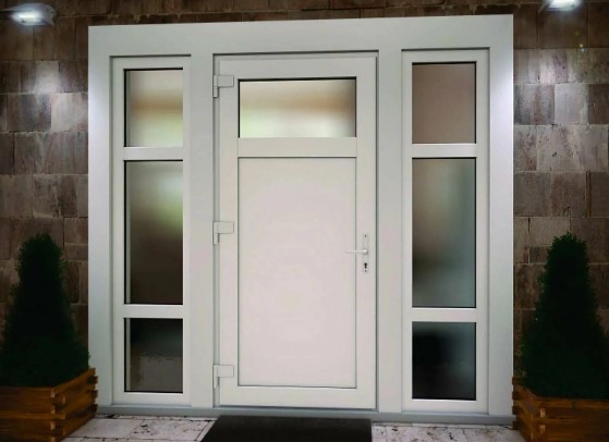 Пластиковые входные двери